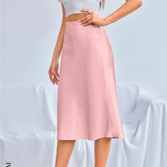 Side Zipper Solid Color Satin Midi Skirt - Picture 4 of 6